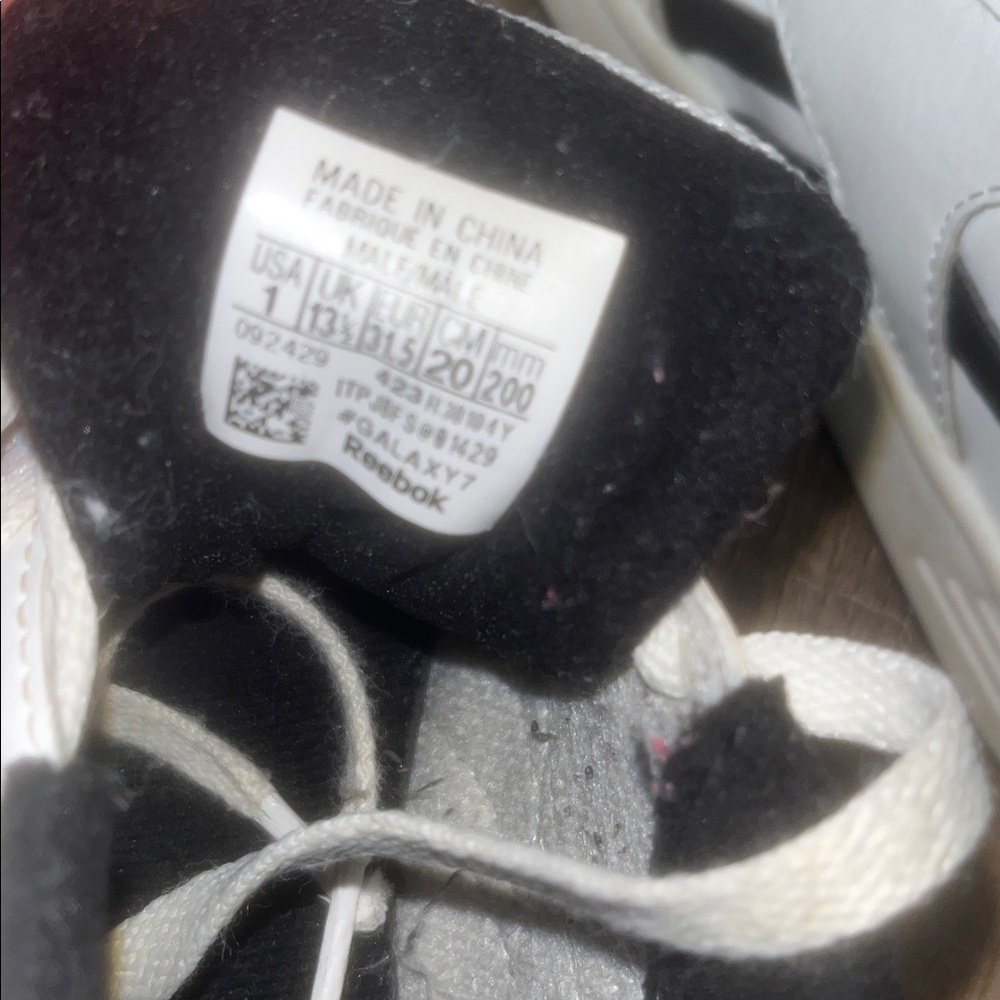 Reebok Boys Leather Sneakers 13.5 - Picture 4 of 4